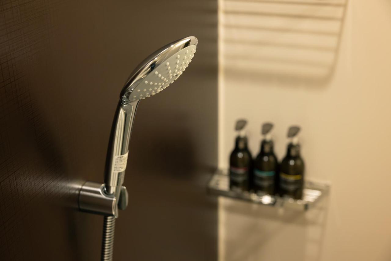 Omo Kansai Airport By Hoshino Resorts Идзумисано Экстерьер фото A shower head