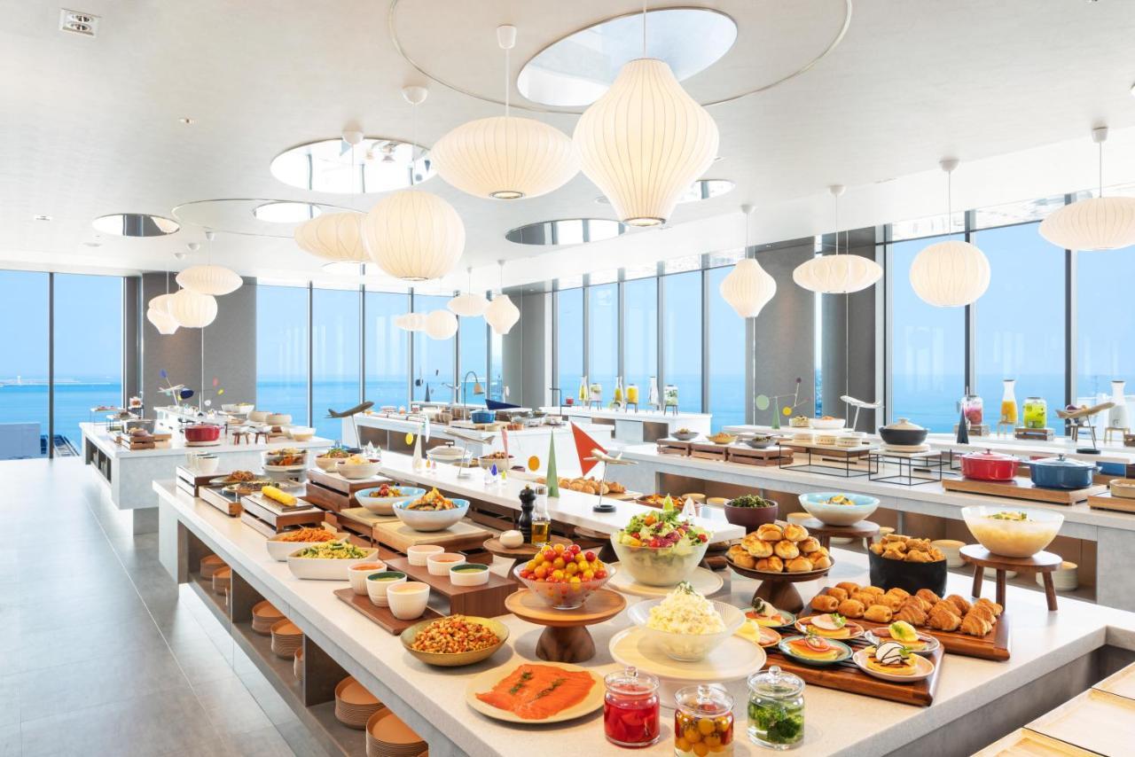 Omo Kansai Airport By Hoshino Resorts Идзумисано Экстерьер фото The buffet at the 360° restaurant